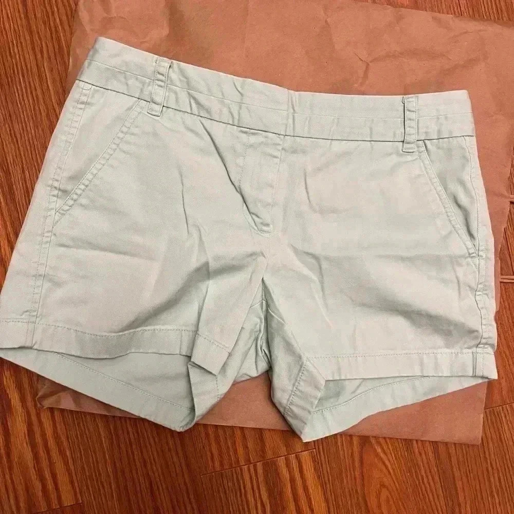 J Crew Women’s 3 Inch Chino Short Green 4
